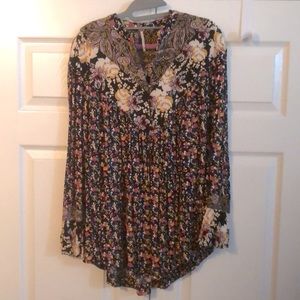 Free People floral tunic size small